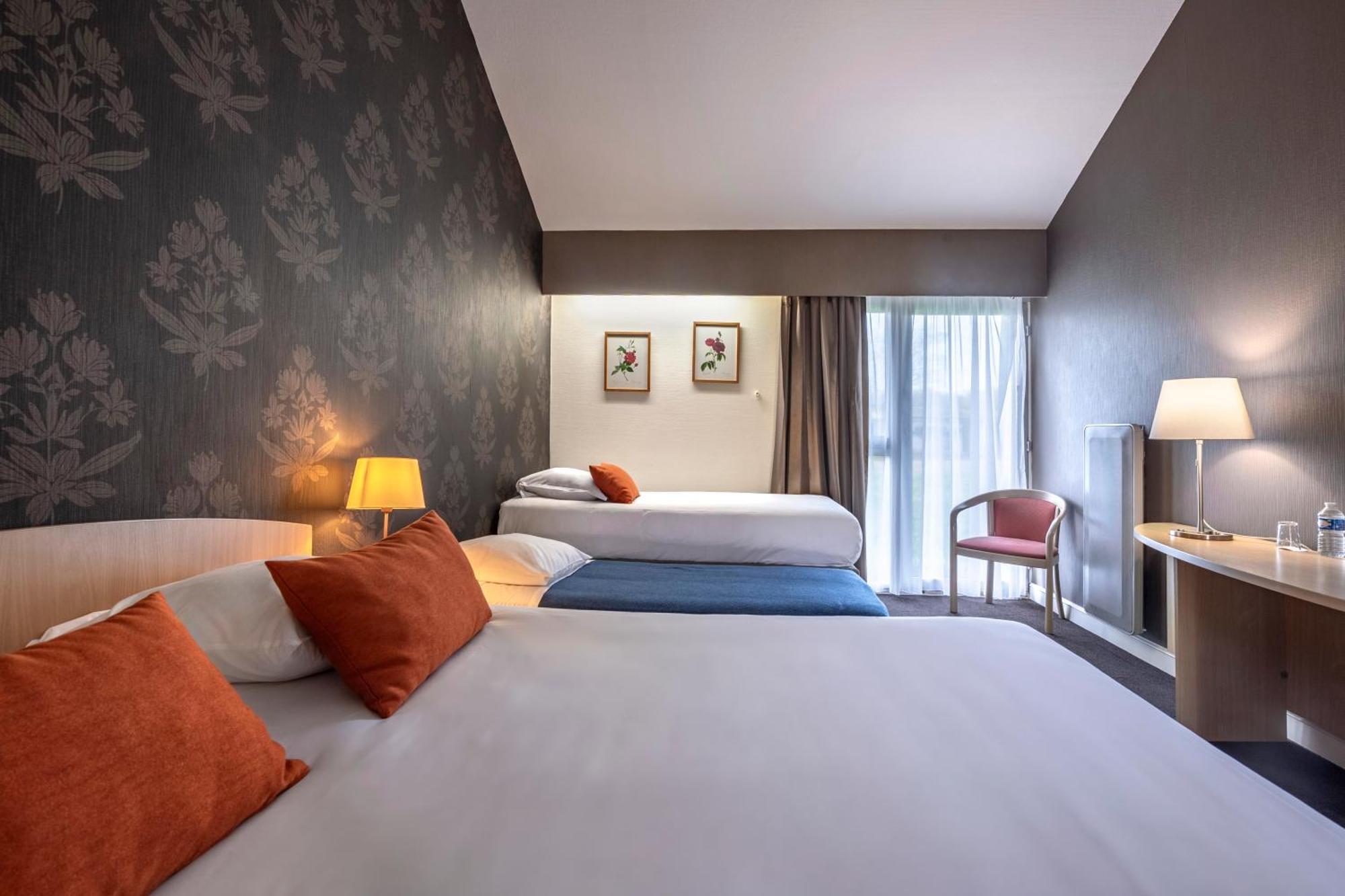 Sauvigny-le-Bois Le Relais Fleuri, Hotel Et Restaurant Logis - Avallon מראה חיצוני תמונה