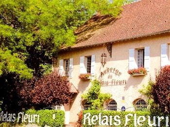 Sauvigny-le-Bois Le Relais Fleuri, Hotel Et Restaurant Logis - Avallon מראה חיצוני תמונה